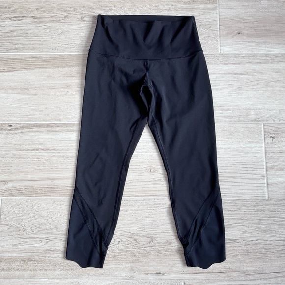 Lululemon Black Cropped High Waisted Leggings - Picture 1 of 9